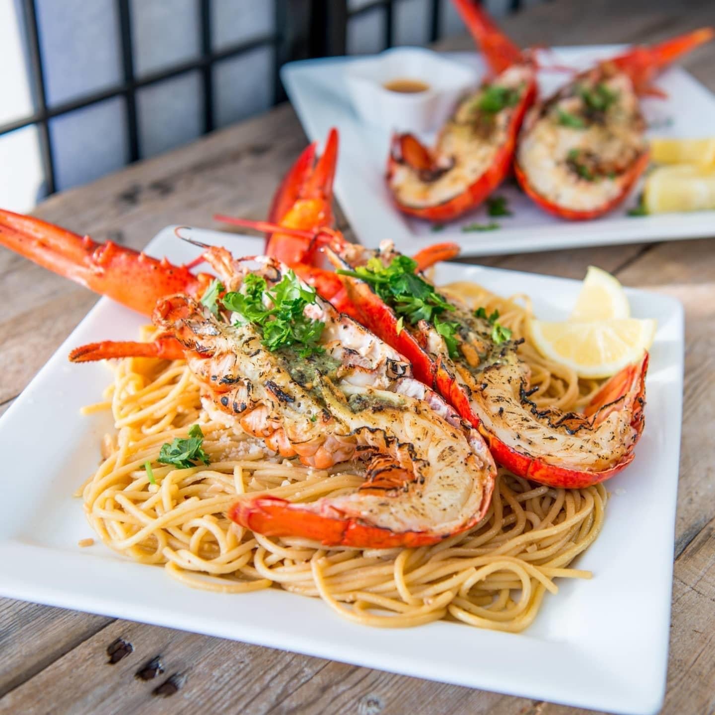 Grilled LIVE Lobster with Garlic Noodle (market price)