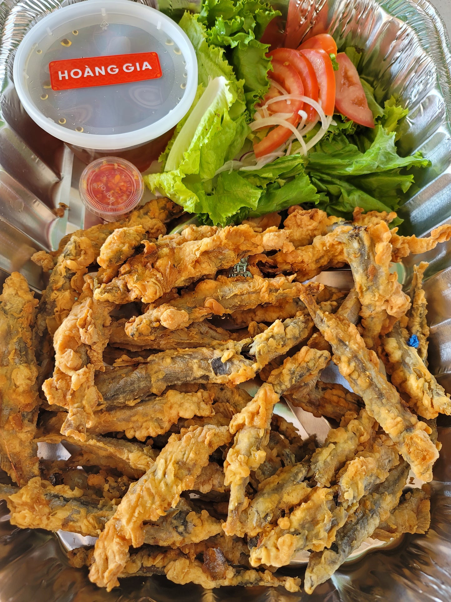 Cá Bóng Trứng Chiên Bơ - Crispy Fried Goby Fish (30 pieces)